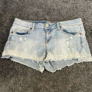 Lightly worn Tokyo Darling decorative size 7 jean shorts